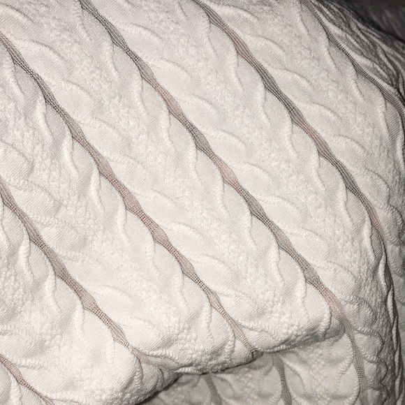 B. Mine size large white textured sleeveless top with collar full zip front - Picture 11 of 12